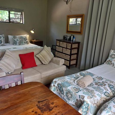A Little Guesthouse Bloemfontein Exterior foto