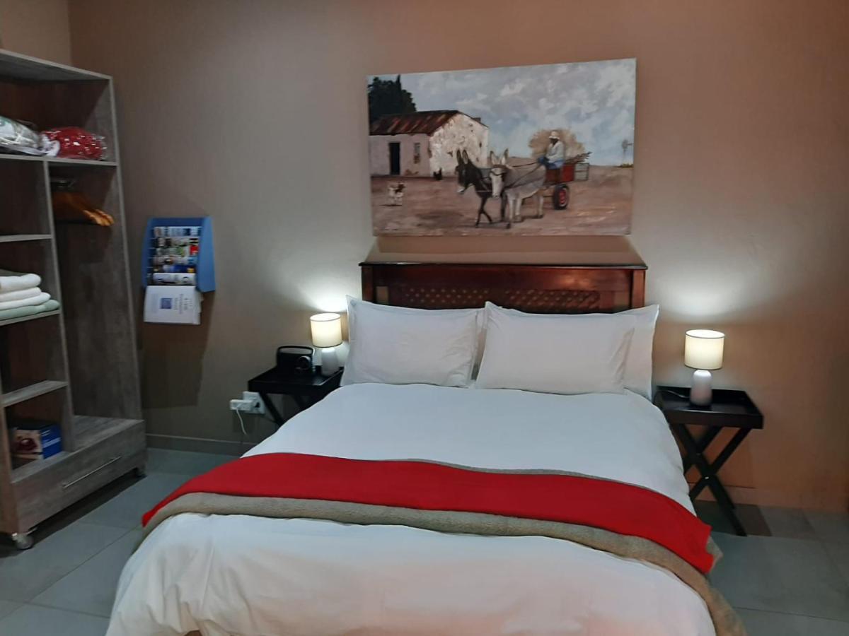 A Little Guesthouse Bloemfontein Exterior foto